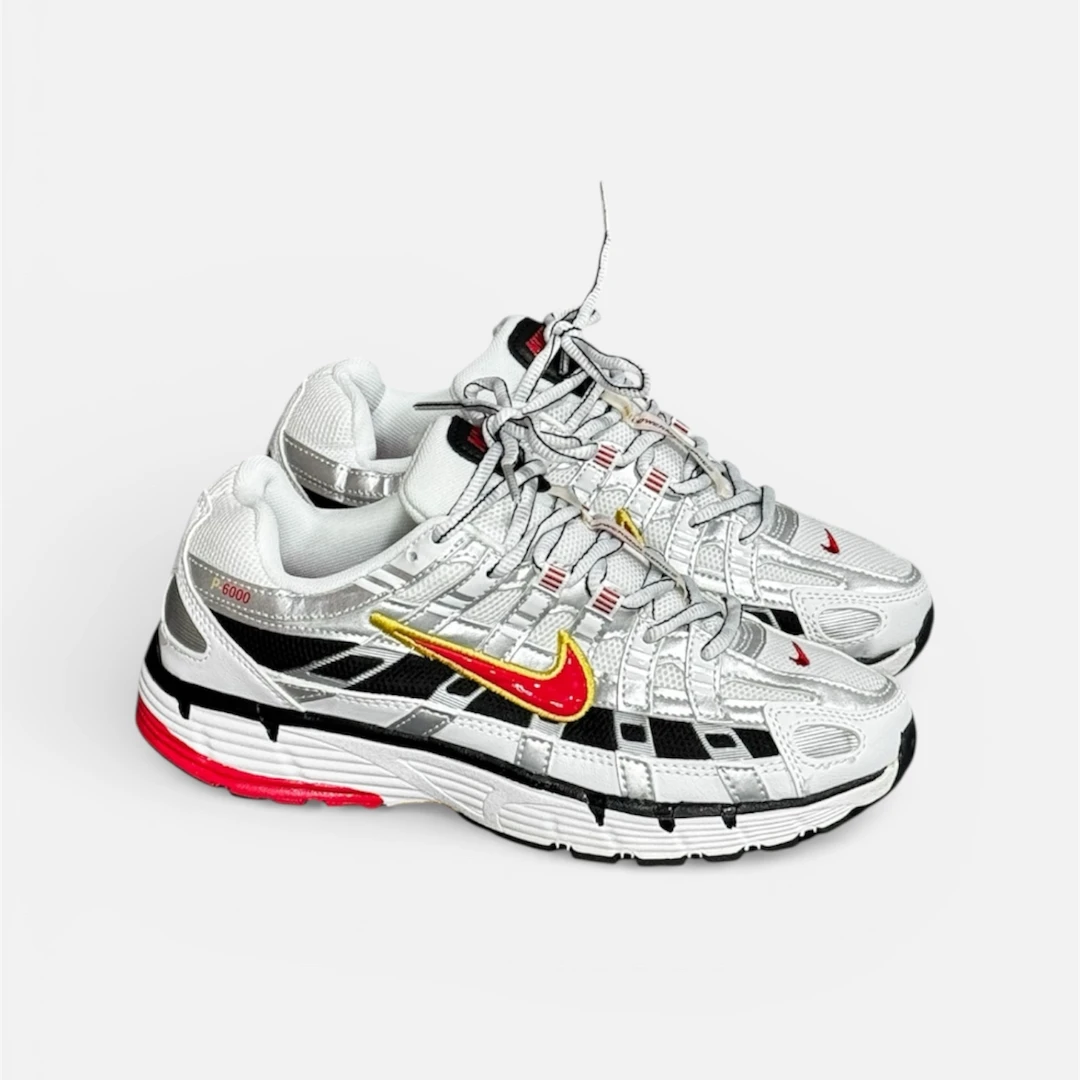 Nike P-6000 Plateado-Rojo